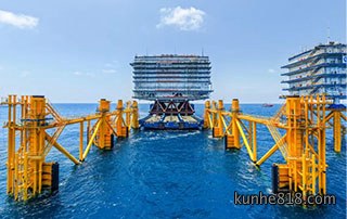 毫米级“倒车入库”！世界规模最大海上换流站安装完成